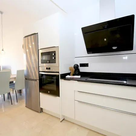Port Luxury Orion *